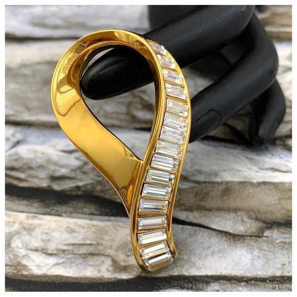 Vintage Signed Swarovski Crystals Swan Logo Baguette Rhinestones Gold Brooch Pin - Picture 2 of 6